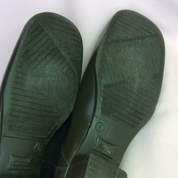 FINAL SALE PRICE Brown Waterproof Boots-Size 6 - Picture 4 of 6